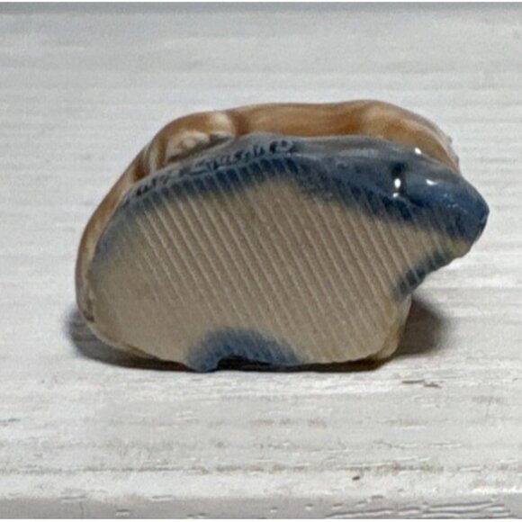 Wade Whimsies Otter Figurine England Brown & Gray Miniature Red Rose Tea - Picture 4 of 5